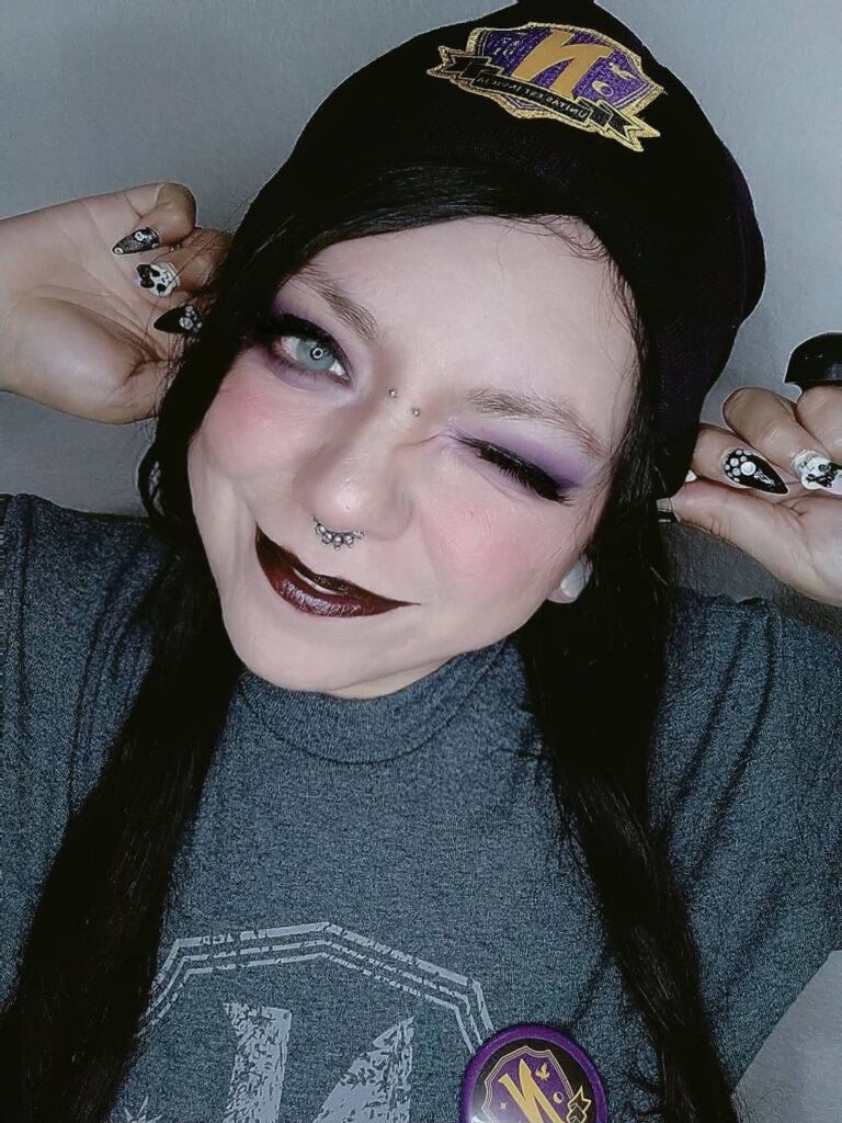 kathdollmeow, kath moonlight, d'von l'amour, tim burton, nevermore academy, netflix, gamer girl. female vocalist, female singer, girl with black long hair pale skin light eyes, pastel goth
